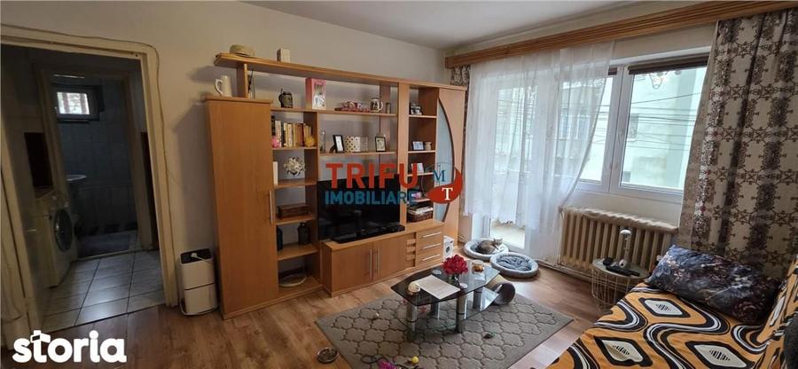 Apartament de vanzare 3 camere etaj 1 - 1