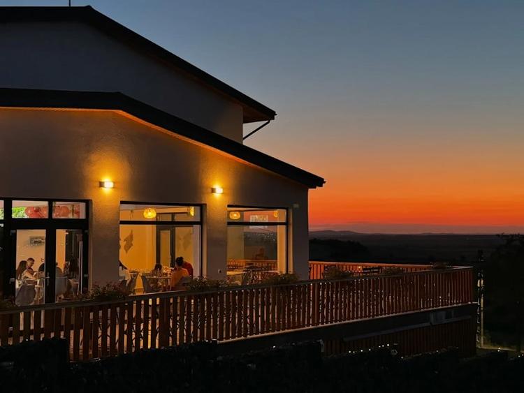 COMPLEX TURISTIC - oras Isaccea, judetul Tulcea, trecere bac UCRAINA - 1