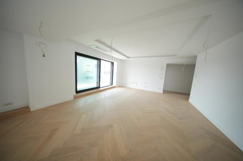 Penthouse cu 4 camere decomandat în Unirii