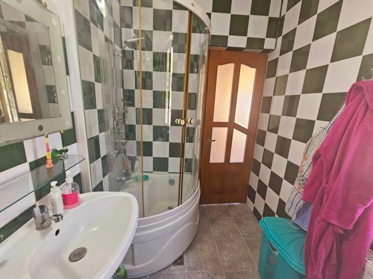 VILĂ ELEGANTĂ CU PRIVELIȘTE DEOSEBITĂ – VALENII DE MUNTE - 36