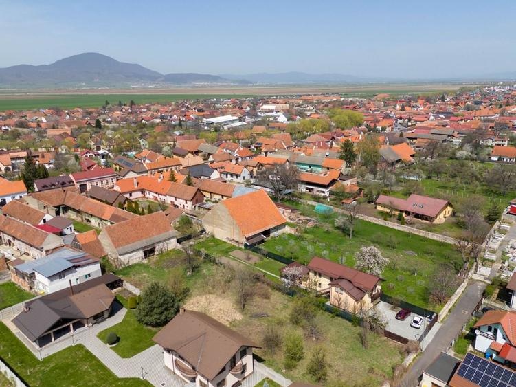 Casă Săsească Autentică cu Șură Impresionantă în Cristian – Teren 2729mp - 40