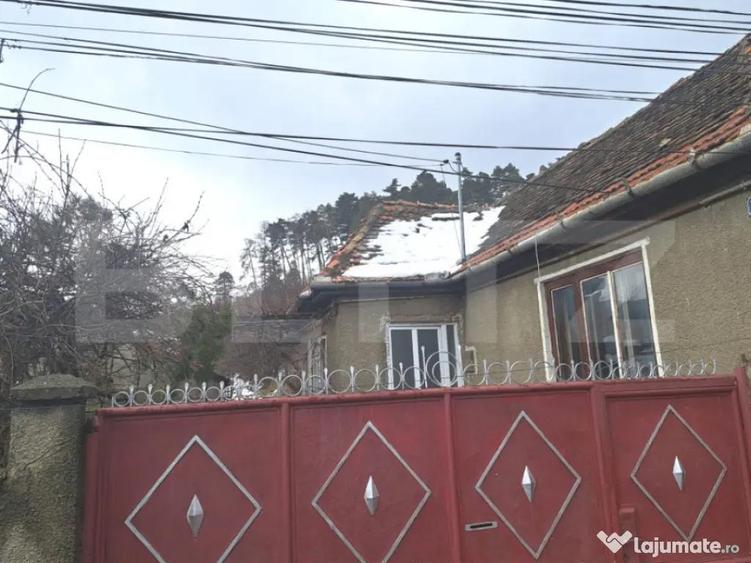 Casa de renovat cu teren generos 1.400 mp Codlea - 1