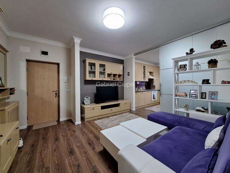 Aaprtament cu 3 camere, 65 mp, balcon, zona Stadionului
