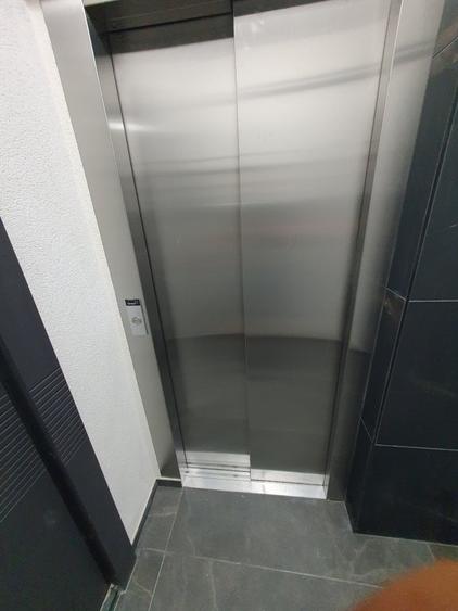 Closca,3 camere,2 bai,bloc nou! - 10