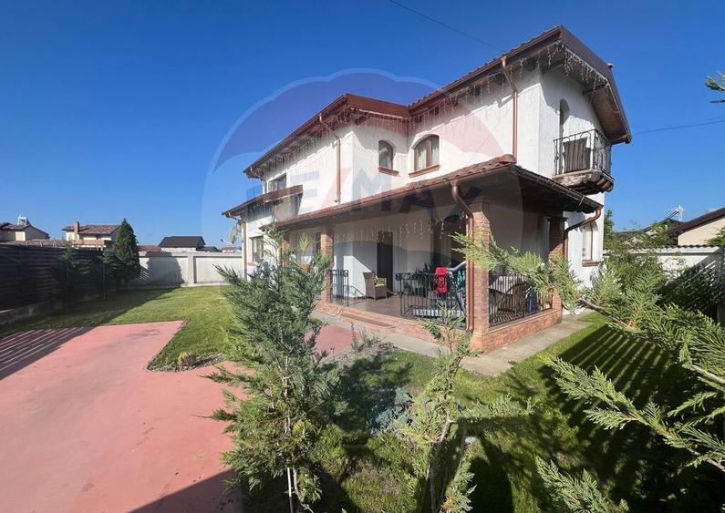 Casa / Vila cu 4 camere de vanzare - 2