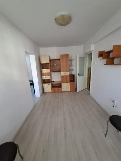 Va ofer spre achizitie un apartament sub pret de garsoniera 2 camere et 2/4 Bahn - 1