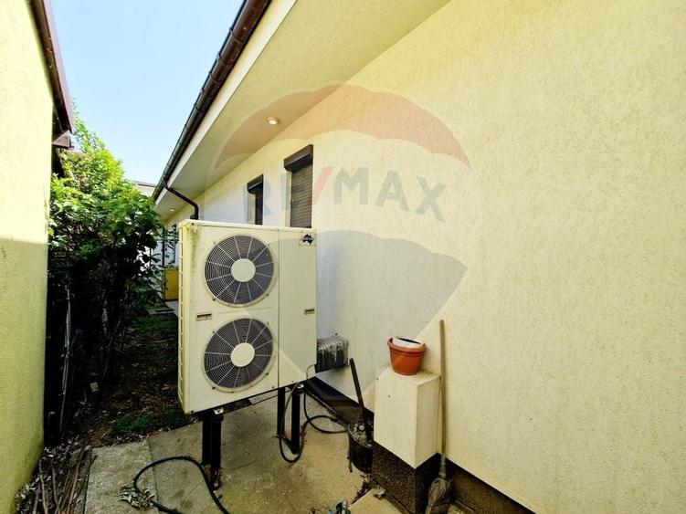 Casă / Vilă cu 4 camere de vânzare - 18