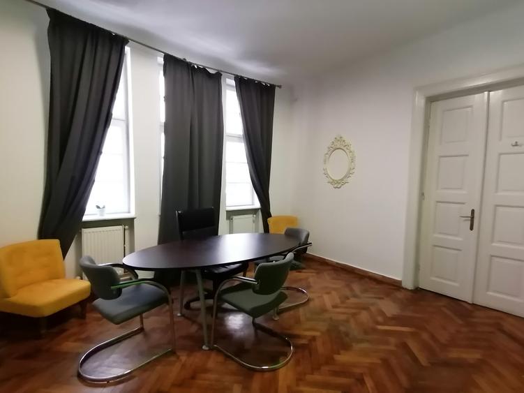 Piata Unirii - Calea Calarasilor - Mantuleasa parter de vila elegant si curte - 6