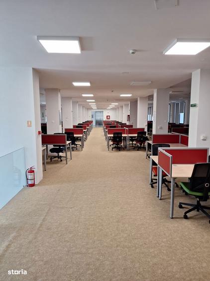 De inchiriat - Spatiu Comercial / Birouri Etaj 1 - 700 mp / 13Euro mp - 4