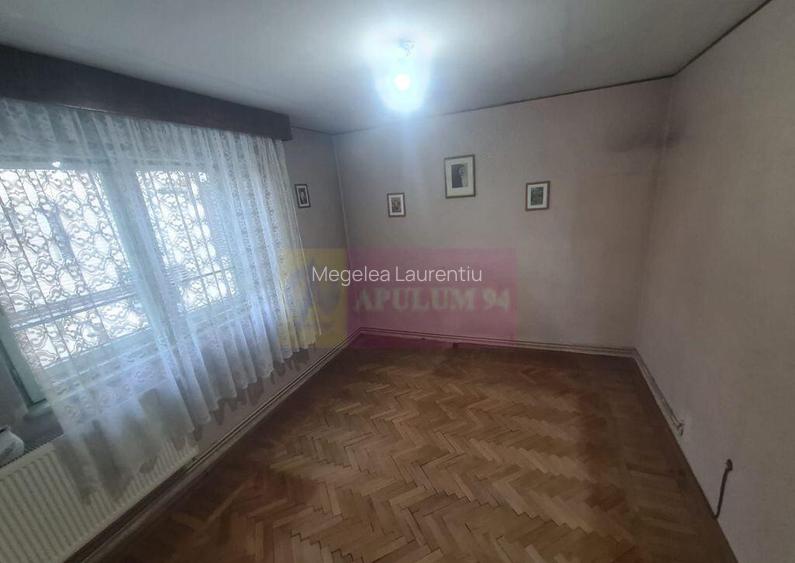Apartament cu 2 camere de vanzare in Campina - Zona Piata...