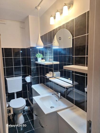 Apartament cu 3 camere decomandat în Anda