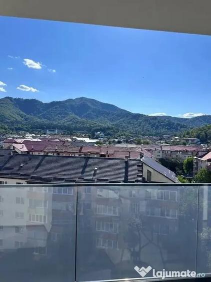 Apartament cu 2 camere decomandat în Noua