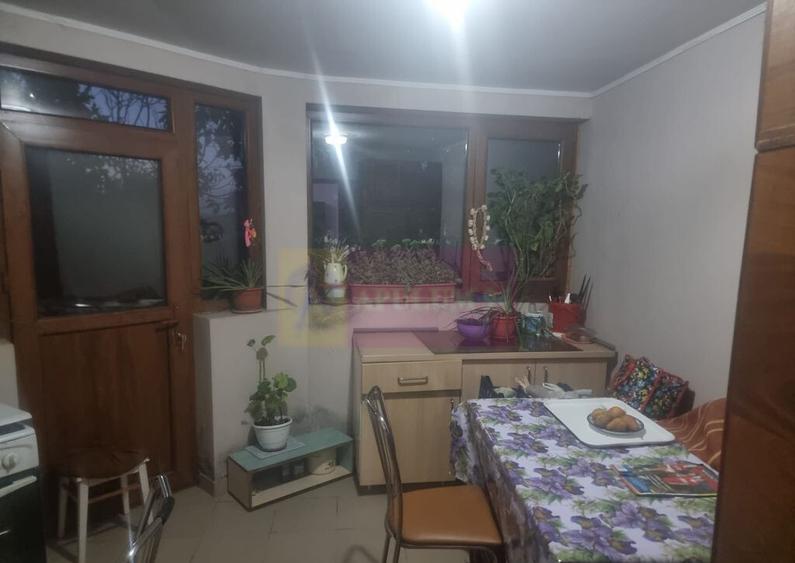 ISLAZ / IF - CASA P+1 (7 CAM) DE VANZARE - 2