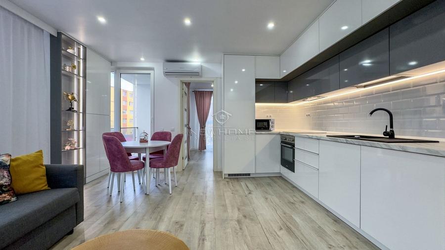 Apartament cu 3 camere de închiriat în zona Centrală - 1