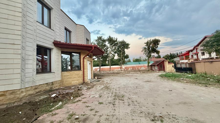 Casă individuală cu 10 camere cu Teren 2500 Mp în Pipera