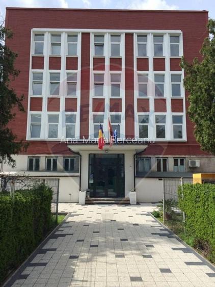 Spatiu de birouri de 4,000mp de vanzare in zona Industriilor