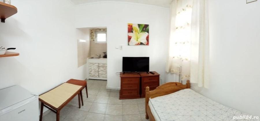 Inchiriez camera in vila - 6