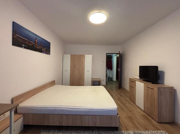 Garsoniera 1 Decembrie Auchan Titan An constructie 1979 - 1