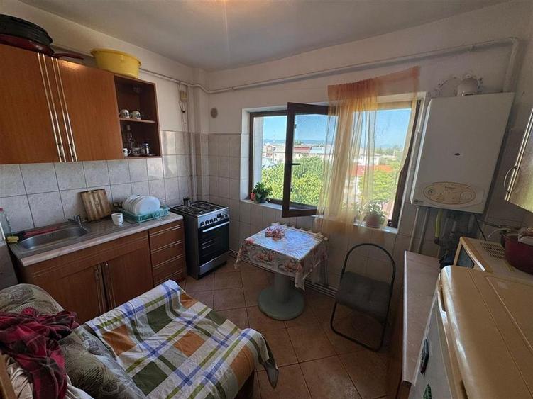 Garsoniera Comisia Centrala ,40 mp utili, et 4/4 cu acoperis,CT - 7