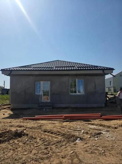 Casa pe parter 130 mp construiti, 400 mp curte zona Metro - 6