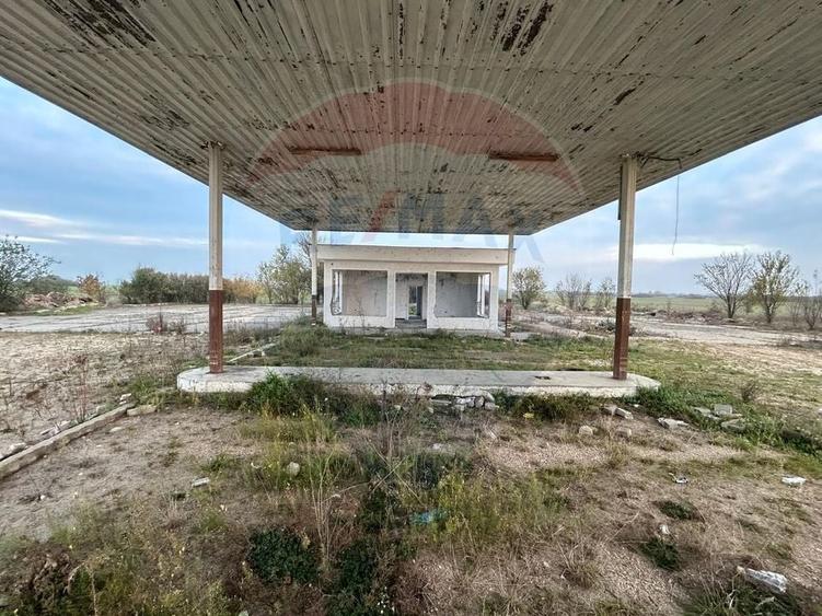 Teren Intravilan  20000 mp. plus cladire statie Peco - 8