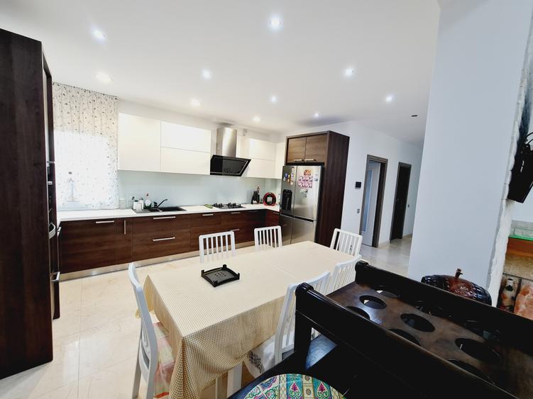 Vila de Lux cu 6 Camere | Finisaje Premium | Mobilata si Utilata - 9