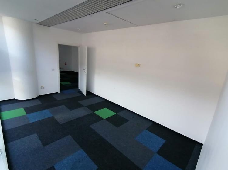 UNIVERSITATE BIROU  556 mp - 14