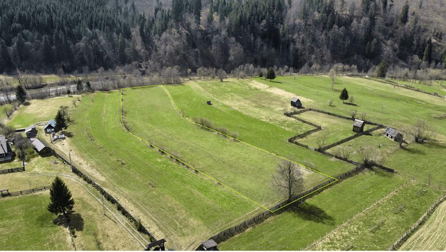 Vindem teren intravilan 8704 mp Vatra Moldovitei - Bucovina - 2