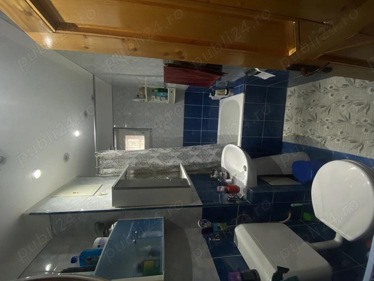 DE VANZARE: Apartament 3 camere Zarnesti - 2