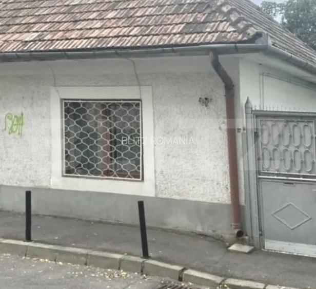 Casa cu Potential in Brasov – Ideala pentru Locuinta sau Afacere