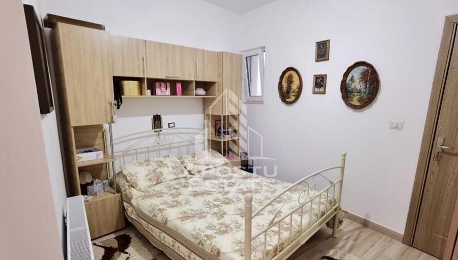 Casa cu 4 camere, , centrala proprie ,zona Parneava - 2