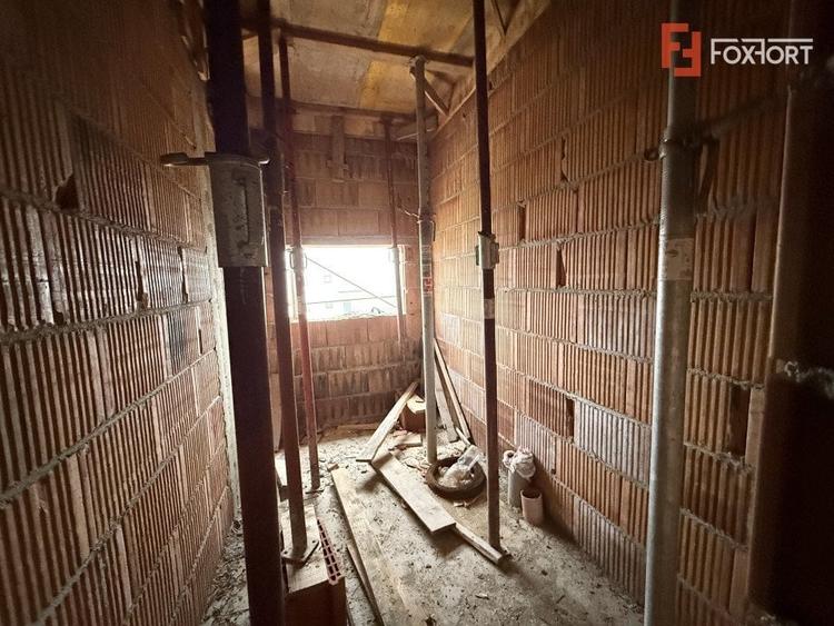 Duplex cu 3 camere si teren de 247 mp de vanzare in localitatea Sacalaz - 11