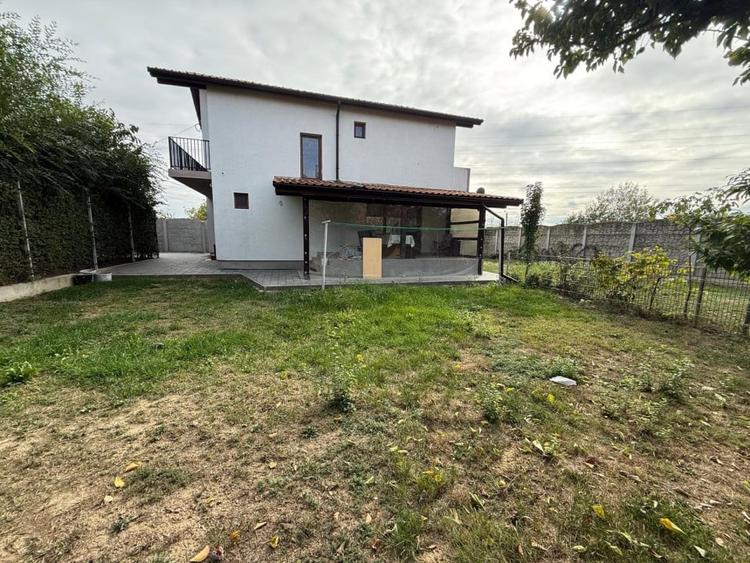 Casa individuala, 5 camere, 140 mp utili, 506 mp teren - Giroc - 2
