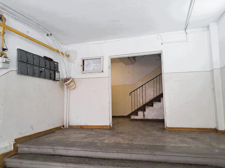 Soveja -4 camere decomandat  2 bai-96mp-centrala pe gaz-175000 Euro - 20