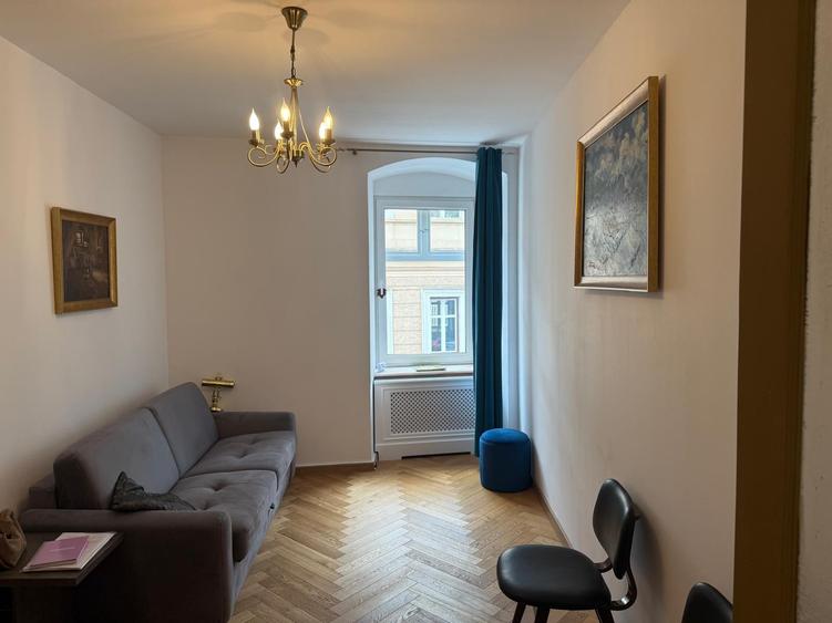 Apartament 3 camere cu farmec istoric – Poarta Șchei, Brașov - 4