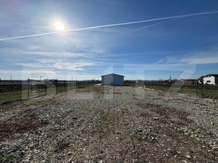 Hala 194 mp utili, platforma betonata 400 mp si teren total de 1.500 mp, Racari - 14