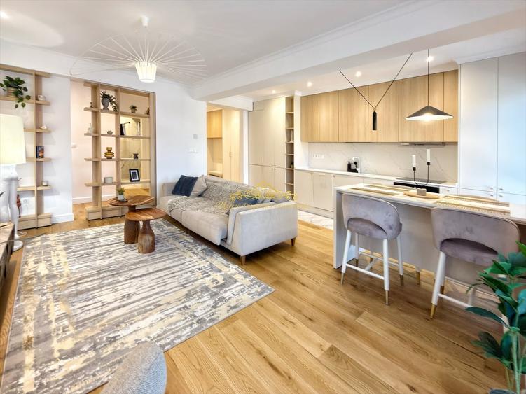 Apartament cu 3 camere decomandat în Băneasa