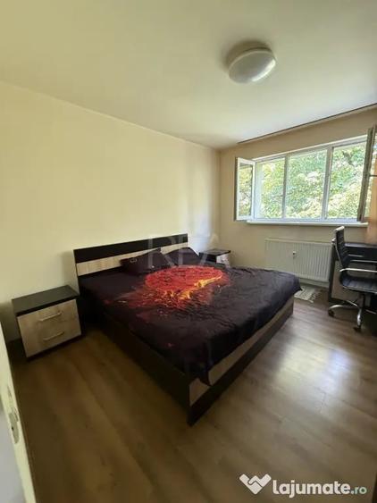 Apartament cu 4 camere semidecomandat în Drumul Taberei