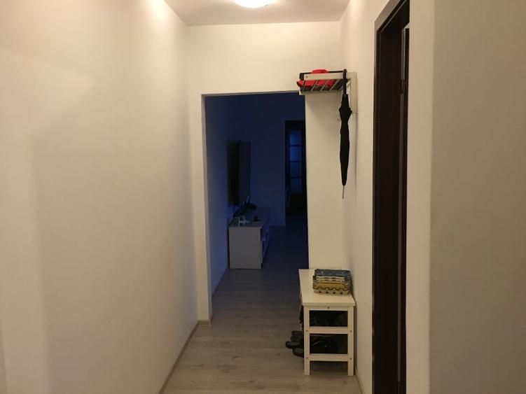 Apartament cu 3 camere semidecomandat, mobilat în Circumvalațiunii