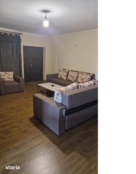 Casă cu 6 camere cu Teren 500 Mp în Petrăchioaia