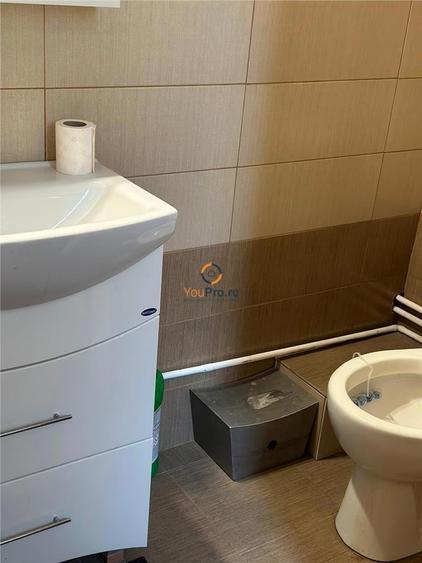 Apartament cu 3 camere decomandat în P-ța Unirii