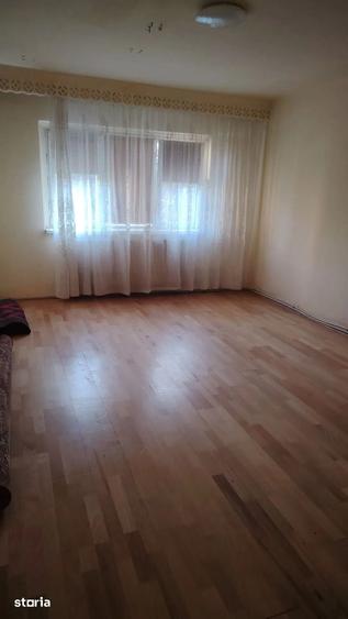 cv 184 Bd.Republicii, apartament 2 camere decomadat , etaj I - 4