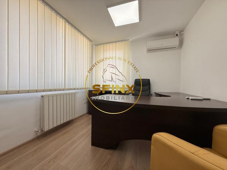 Casă individuală cu 13 camere cu Canalizare în Gara de Nord