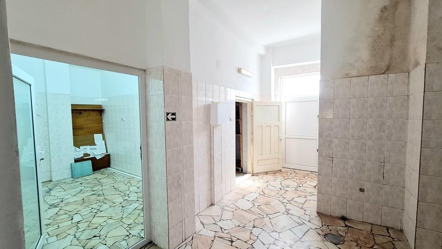 Spațiu comercial, de 75.5 mp, în Central