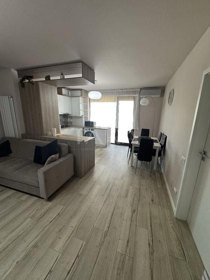 Apartament cu 2 camere semidecomandat, mobilat în Vest