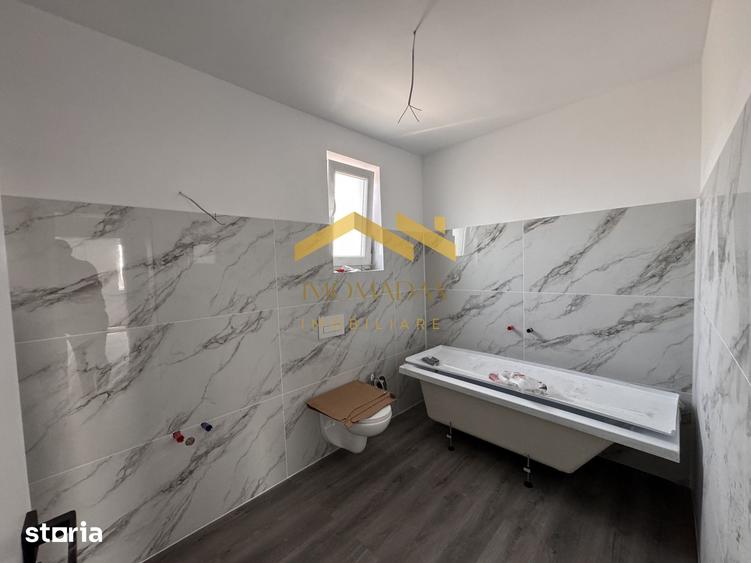 Casă cu 4 camere cu Teren 300 Mp în Sânmihaiu Român