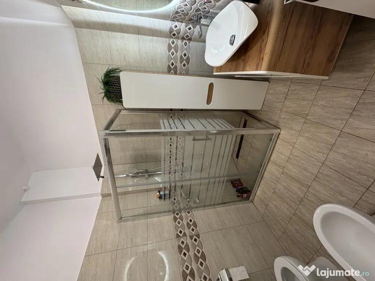 Apartament cu 4 camere decomandat în Unirii