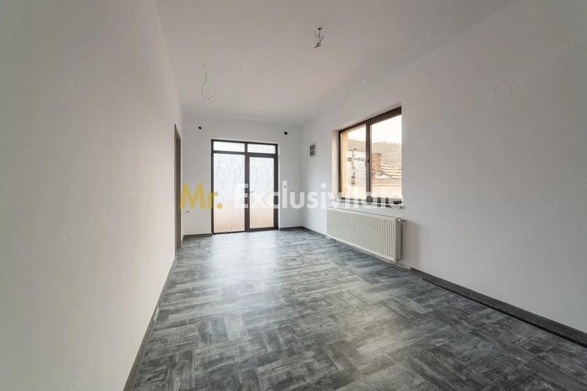Casă cu Teren 663 Mp în Izvorani