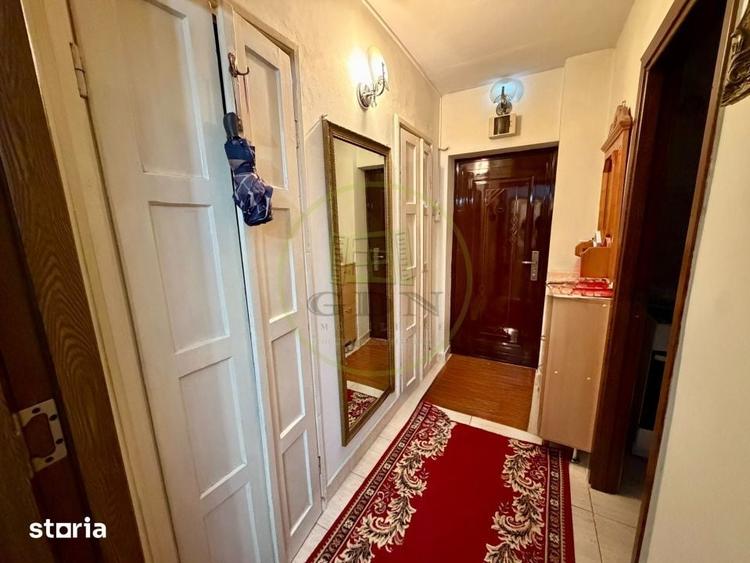 Apartament cu 3 camere semidecomandat în Brestei