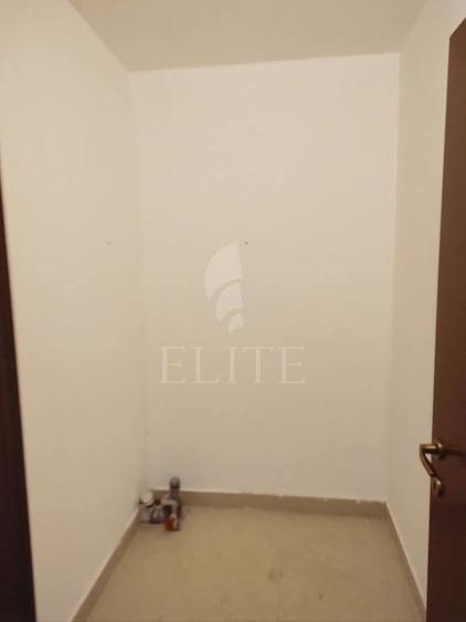 Apartament cu 4 camere semidecomandat în Andrei Mureșanu